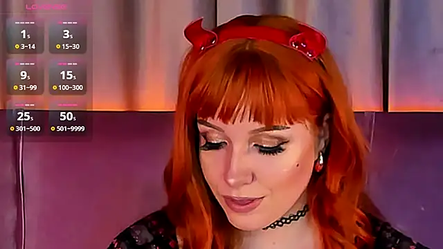 Snapshot of RoseRoxy chatting on October 27, 2025, 2:32 pm RoseRoxy online show from October 27, 2025, 2:32 pm