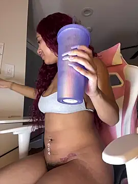 Snapshot of goddessxdreaxo chatting on December 6, 2024, 7:56 pm goddessxdreaxo online show from December 6, 2024, 7:56 pm