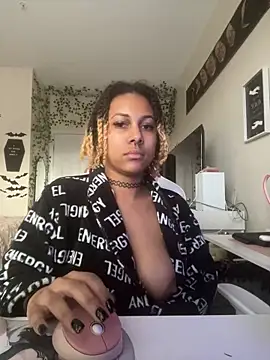 Snapshot of goddessxdreaxo chatting on October 25, 2025, 8:03 pm goddessxdreaxo online show from October 25, 2025, 8:03 pm