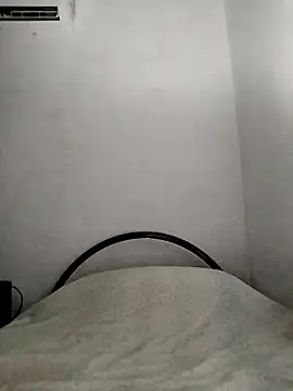 Annerae online show from April 18, 2026, 4:33 pm