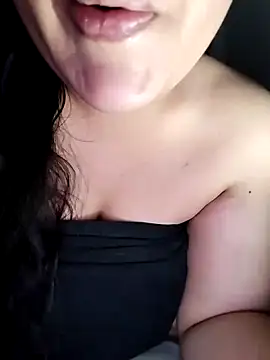 Annerae online show from April 19, 2026, 3:33 pm