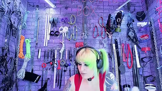 PANDORANEZZ online show from June 28, 2026, 1:55 am