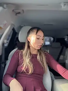 YOUR-KARINA online show from December 19, 2025, 6:31 am