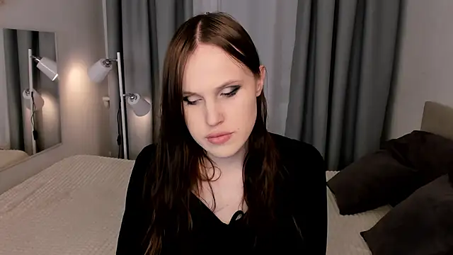 EffieMinki online show from April 14, 2026, 8:48 pm