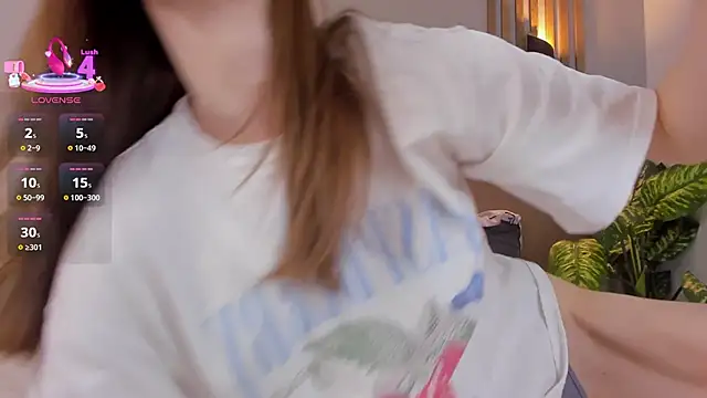 Snapshot of Kira_Quinn chatting on October 29, 2025, 6:59 am Kira Quinn online show from October 29, 2025, 6:59 am