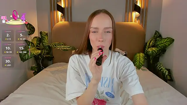 Snapshot of Kira_Quinn chatting on November 7, 2025, 7:08 am Kira Quinn online show from November 7, 2025, 7:08 am