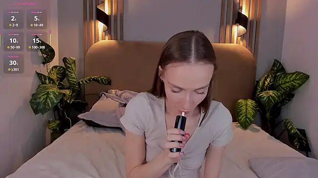 Snapshot of Kira_Quinn chatting on November 12, 2025, 7:09 am Kira Quinn online show from November 12, 2025, 7:09 am