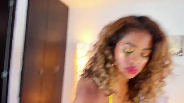 Snapshot of SarahCinnamon- chatting on February 7, 2026, 8:34 pm SarahCinnamon- online show from February 7, 2026, 8:34 pm