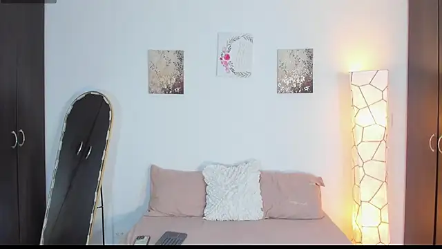 SarahCinnamon- online show from March 16, 2026, 7:40 pm