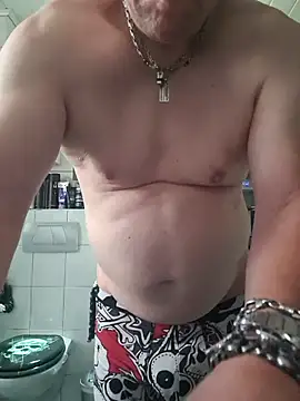 Snapshot of tomtom111111 chatting on September 20, 2025, 10:05 am tomtom111111 online show from September 20, 2025, 10:05 am