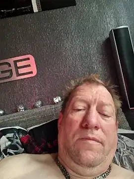 Snapshot of tomtom111111 chatting on September 28, 2025, 9:25 am tomtom111111 online show from September 28, 2025, 9:25 am