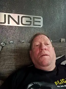 Snapshot of tomtom111111 chatting on October 29, 2025, 7:54 am tomtom111111 online show from October 29, 2025, 7:54 am