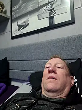 Snapshot of tomtom111111 chatting on November 28, 2025, 1:25 pm tomtom111111 online show from November 28, 2025, 1:25 pm