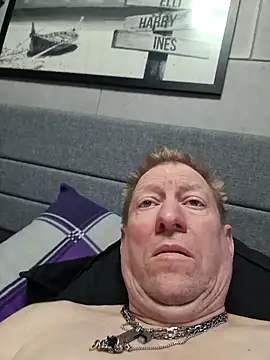 tomtom111111 online show from March 5, 2026, 4:36 pm