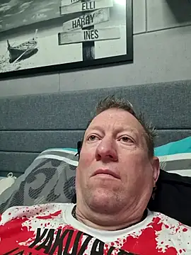 tomtom111111 online show from April 12, 2026, 3:06 pm