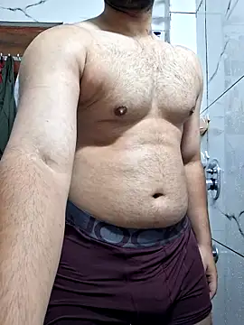 Snapshot of GYMBOY0071 chatting on November 8, 2025, 5:34 pm GYMBOY0071 online show from November 8, 2025, 5:34 pm