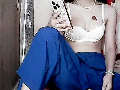 Snapshot of PinaySkinnyGirl chatting on January 31, 2025, 12:06 am PinaySkinnyGirl online show from January 31, 2025, 12:06 am