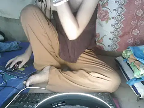 Snapshot of PinaySkinnyGirl chatting on February 27, 2025, 10:42 pm PinaySkinnyGirl online show from February 27, 2025, 10:42 pm