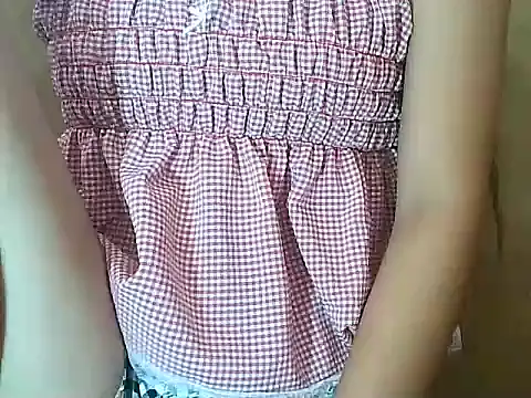 Snapshot of PinaySkinnyGirl chatting on October 31, 2025, 3:29 am PinaySkinnyGirl online show from October 31, 2025, 3:29 am