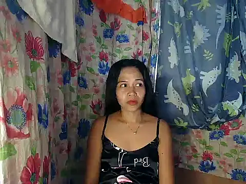 Snapshot of PinaySkinnyGirl chatting on December 15, 2025, 9:13 am PinaySkinnyGirl online show from December 15, 2025, 9:13 am