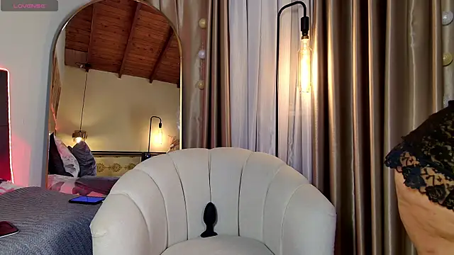 Madissononee online show from July 19, 2026, 2:15 am