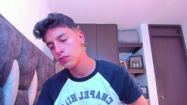 Snapshot of I_Gabriel chatting on December 10, 2024, 8:16 pm I Gabriel online show from December 10, 2024, 8:16 pm