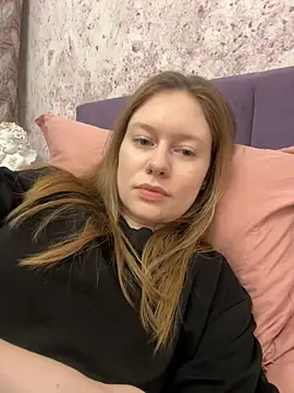 Snapshot of ConnieDaw chatting on December 19, 2024, 10:34 am ConnieDaw online show from December 19, 2024, 10:34 am