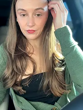 Snapshot of lunagirl13 chatting on November 13, 2025, 6:18 pm lunagirl13 online show from November 13, 2025, 6:18 pm