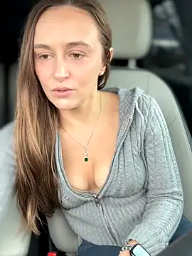 Snapshot of lunagirl13 chatting on November 14, 2025, 7:23 pm lunagirl13 online show from November 14, 2025, 7:23 pm