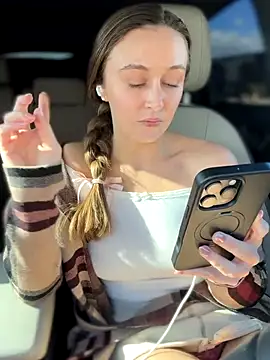 Snapshot of lunagirl13 chatting on November 28, 2025, 8:44 pm lunagirl13 online show from November 28, 2025, 8:44 pm