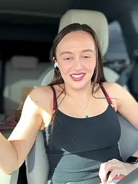 Snapshot of lunagirl13 chatting on December 17, 2025, 7:31 pm lunagirl13 online show from December 17, 2025, 7:31 pm