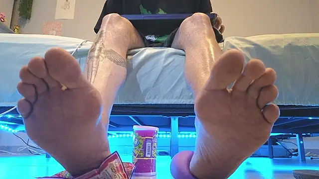 MattxFeet online show from February 18, 2026, 8:49 pm