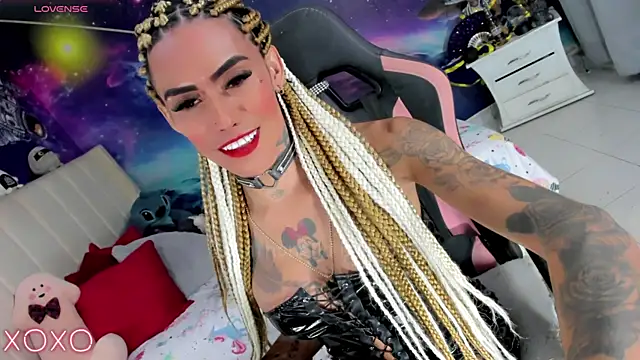 Snapshot of Nella_Dolls chatting on July 25, 2026, 10:07 pm Nella Dolls online show from July 25, 2026, 10:07 pm