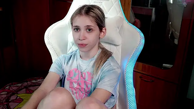 Snapshot of ho1yho1e chatting on November 1, 2025, 6:32 pm ho1yho1e online show from November 1, 2025, 6:32 pm