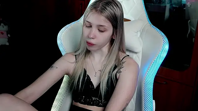 Snapshot of ho1yho1e chatting on December 20, 2025, 6:48 pm ho1yho1e online show from December 20, 2025, 6:48 pm