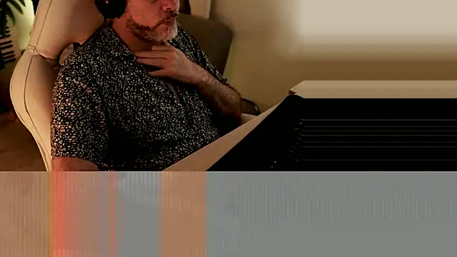 Sanders White online show from December 22, 2024, 10:04 pm