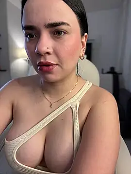 GeorginaJones online show from February 2, 2025, 12:09 am