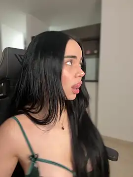 GeorginaJones online show from October 29, 2025, 1:19 am