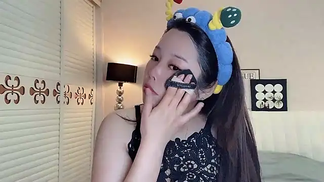 kk lele online show from April 17, 2026, 4:04 am