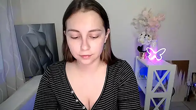 SweetPrincess  online show from May 29, 2026, 5:27 am