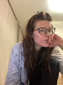 little belucci online show from December 14, 2024, 5:36 pm