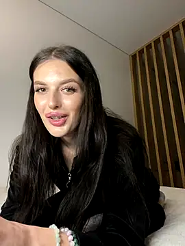 little belucci online show from November 22, 2025, 2:38 pm