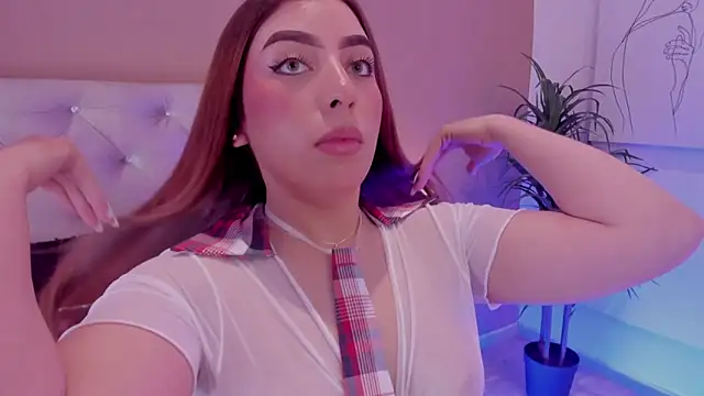 MaddyyLennon online show from February 19, 2025, 2:01 pm