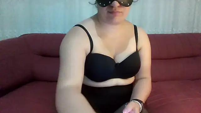 Snapshot of insatiableeee chatting on November 19, 2025, 9:26 pm insatiableeee online show from November 19, 2025, 9:26 pm