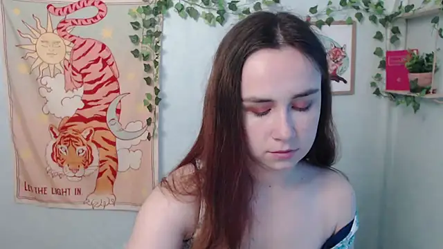 Snapshot of VeryVeryVeryShy_ chatting on July 7, 2026, 6:47 am VeryVeryVeryShy online show from July 7, 2026, 6:47 am