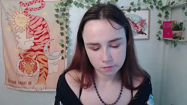 Snapshot of VeryVeryVeryShy_ chatting on July 8, 2026, 5:45 am VeryVeryVeryShy online show from July 8, 2026, 5:45 am