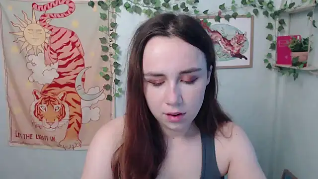 Snapshot of VeryVeryVeryShy_ chatting on July 13, 2026, 5:54 am VeryVeryVeryShy online show from July 13, 2026, 5:54 am