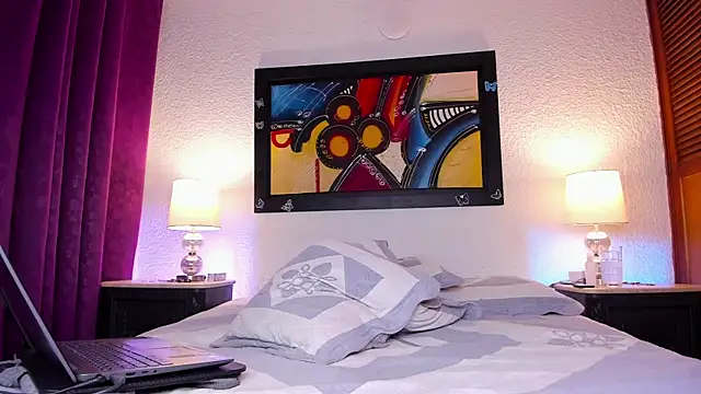 Snapshot of Zahra_Elena chatting on February 17, 2025, 6:04 pm Zahra Elena online show from February 17, 2025, 6:04 pm