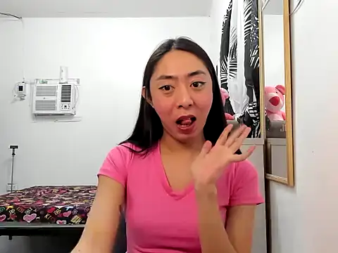 Snapshot of ErikaJayne4u chatting on March 16, 2026, 5:02 am ErikaJayne4u online show from March 16, 2026, 5:02 am