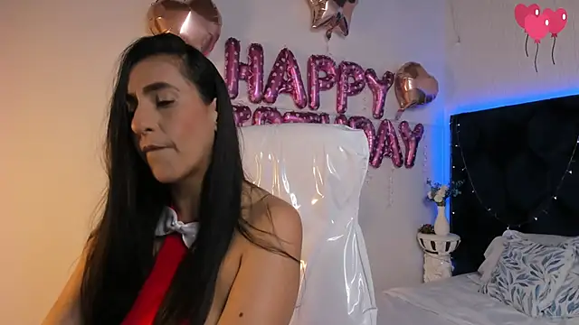 lauren fit online show from November 5, 2025, 4:40 pm